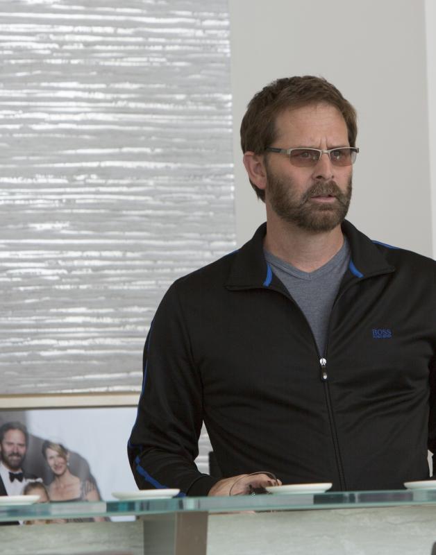 Gordon supports renata big little lies s1e3