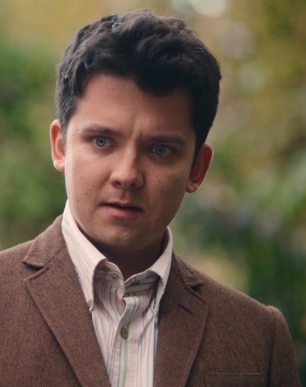Otis Criticizes His Mom Sex Education Season Episode Tv Fanatic