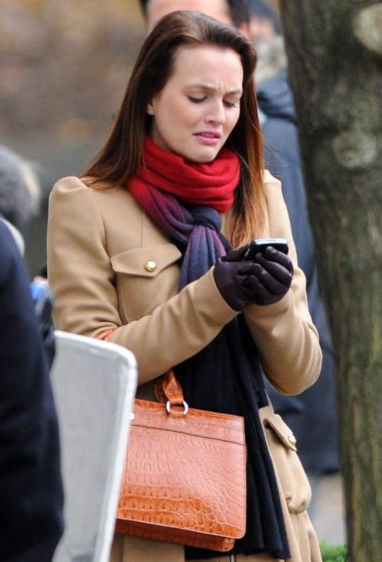 Gossip Girl Set Photos Why Is Blair Crying Tv Fanatic