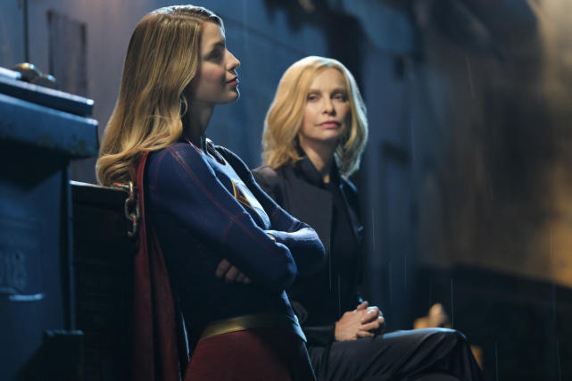Cat's Back! - Supergirl Season 2 Episode 21