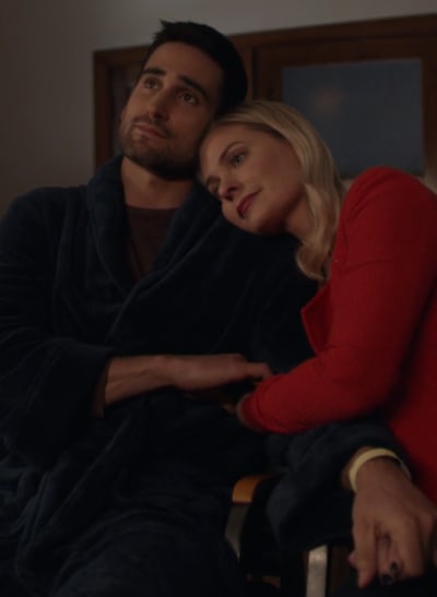 In Each Other's Arms - Good Witch Season 6 Episode 5