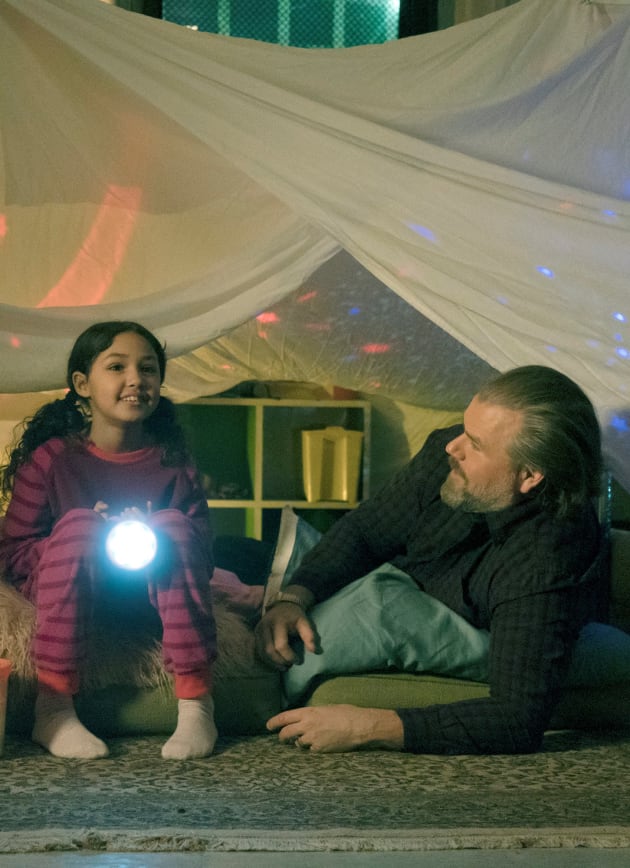 Daddy and Daughter Sleepover - Tall - New Amsterdam Season 1 Episode 15