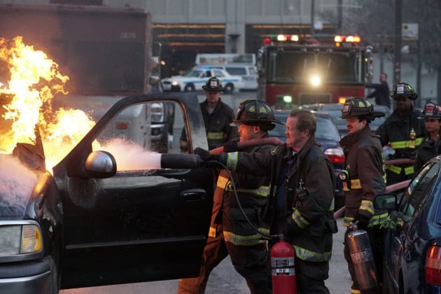 Get That Fire Out! - Chicago Fire Season 3 Episode 22