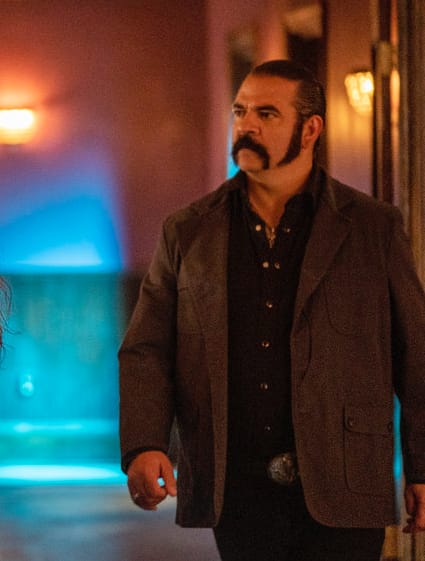 Pote Gives Some Advice - Queen of the South Season 5 Episode 2