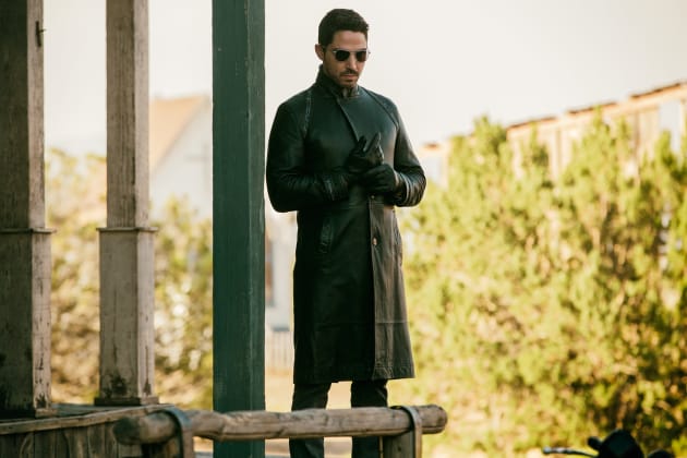Right Hand Man - From Dusk Till Dawn Season 3 Episode 9