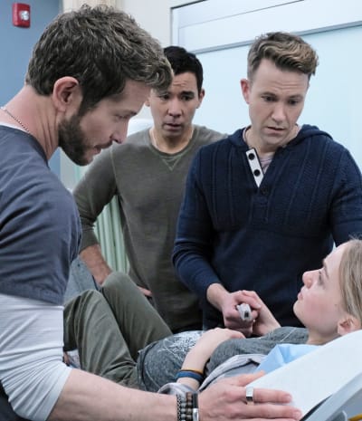 Conrad Treats a Pregnant Patient - Tall - The Resident Season 4 Episode 9