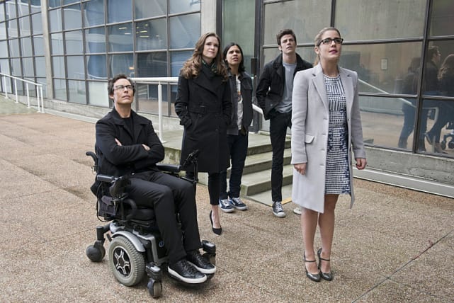 Just Flying In - The Flash Season 1 Episode 18