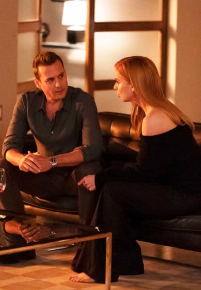 Donna Tells Harvey a Secret - Suits Season 9 Episode 8