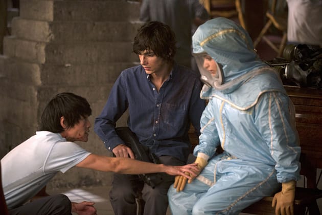 Maya Suits Up - The 100 Season 2 Episode 13