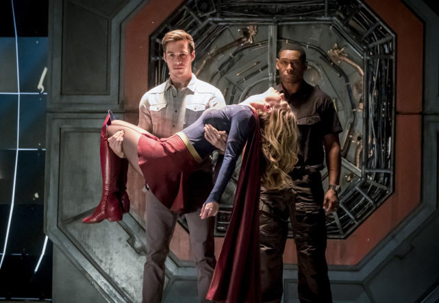 Alien Arrival - The Flash Season 3 Episode 17