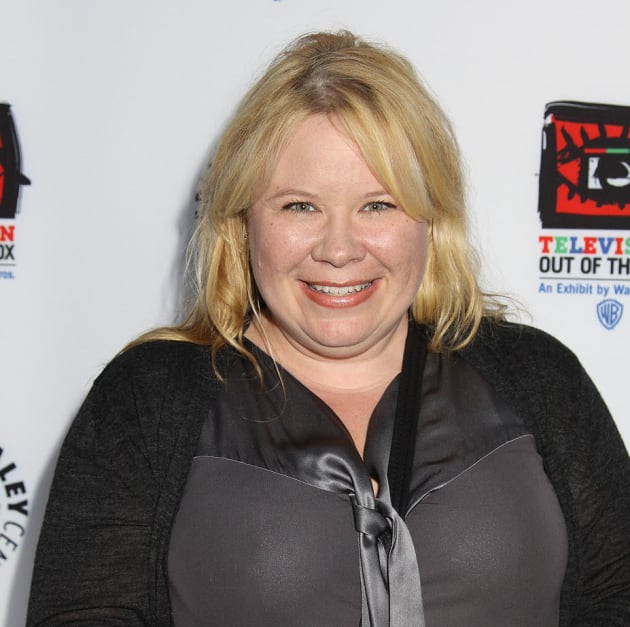 The CW Greenlights Julie Plec Outbreak Pilot - TV Fanatic
