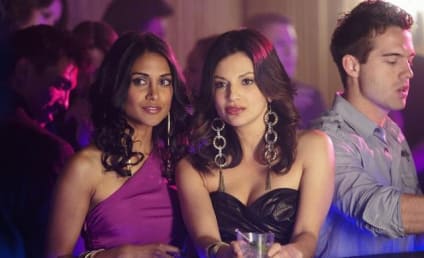 The Nine Lives of Chloe King Review: "Girls Night Out"