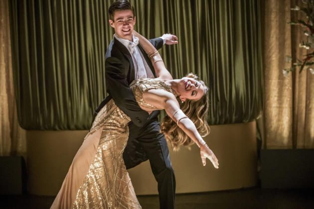 Singing and Dancing - The Flash Season 3 Episode 17