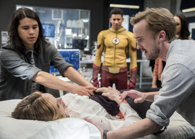 Julian's afraid - The Flash Season 3 Episode 18