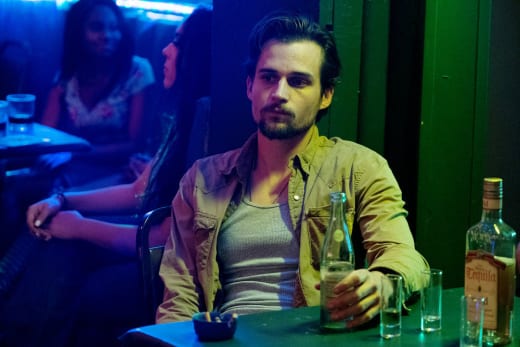 Queen Of The South Season 2 Episode 5 Review El Nacimiento De Bolivia Tv Fanatic