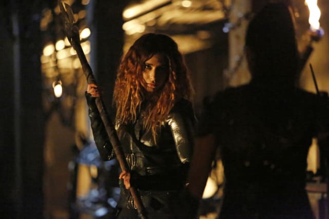 Luna — The 100 Season 4 Episode 10