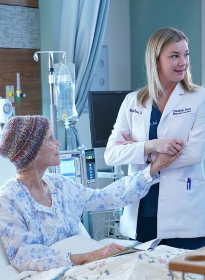 The Resident Season 2 Episode 19 Review Snowed In Tv Fanatic