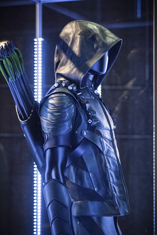 New Threads Arrow Season 4 Episode 1 TV Fanatic