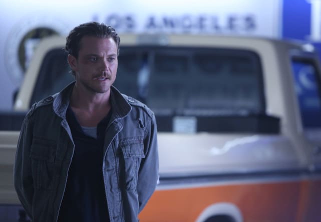 Cuffed - Lethal Weapon Season 1 Episode 2