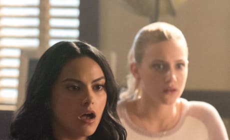 Riverdale Season 3 Episode 6 Chapter Forty One Manhunter Photos Tv Fanatic