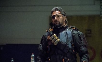 Arrow Preview Photos: Deathstroke Is Back!