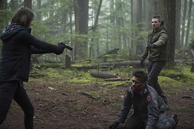 Stuck Between Two Siblings - Arrow Season 3 Episode 14