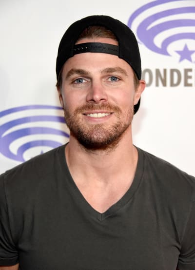 Stephen Amell Attends Wondercon