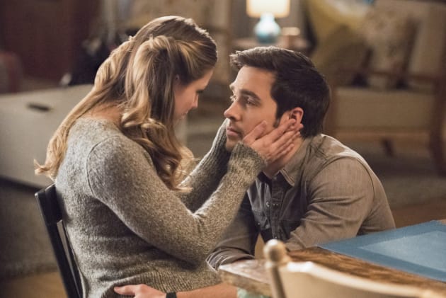Sweet Moment - Supergirl Season 2 Episode 15