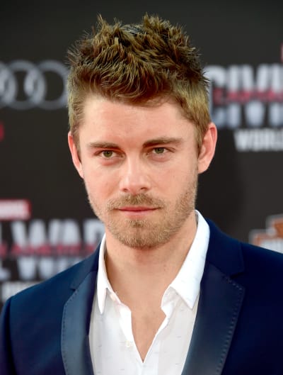  Luke Mitchell attends the premiere of Marvel's 