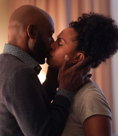 Intimate Kisses - tall - A Million Little Things Season 4 Episode 5