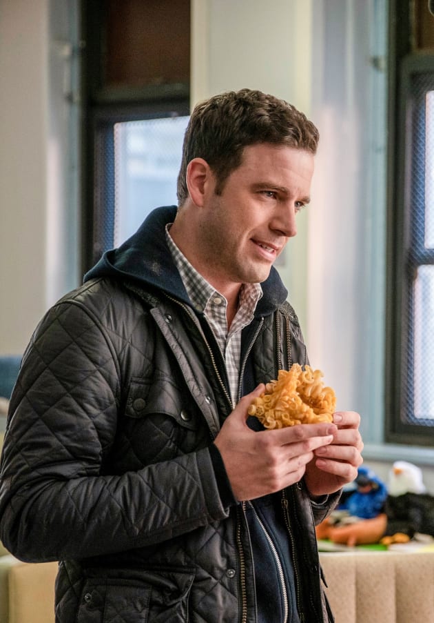 Fighting for Fatherhood - Tall - New Amsterdam Season 1 Episode 18