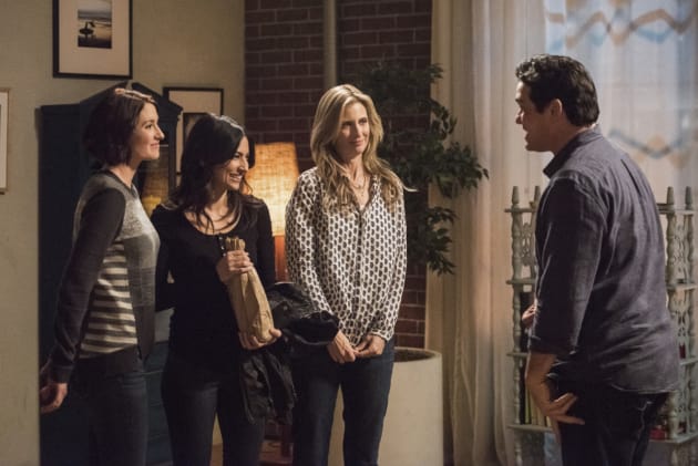 Maggie Meets Jeremiah - Supergirl Season 2 Episode 14