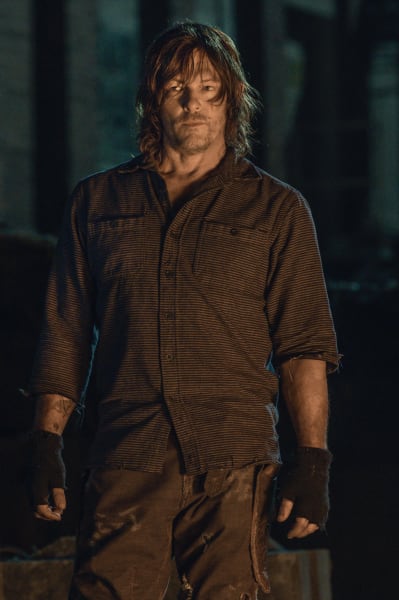 Daryl at the Fire - The Walking Dead Season 11 Episode 4