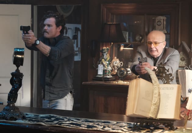 Riggs and Kelso Fight the Bad Guys - Lethal Weapon Season 2 Episode 18