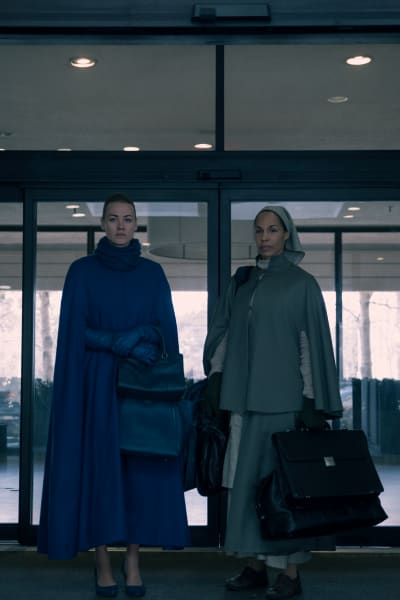 Rita and Serena Waiting - The Handmaid's Tale Season 3 Episode 11