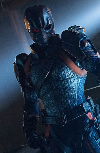 deathstroke-is-here-titans-s2e5.png