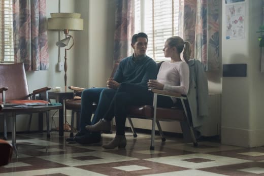 The Waiting Game - Riverdale Season 2 Episode 1