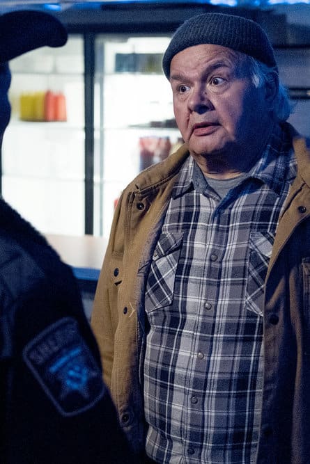 Resident Alien Season 1 Episode 8 Review End Of The World As We Know It Tv Fanatic