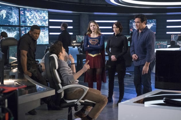 Winn Leads - Supergirl Season 2 Episode 14