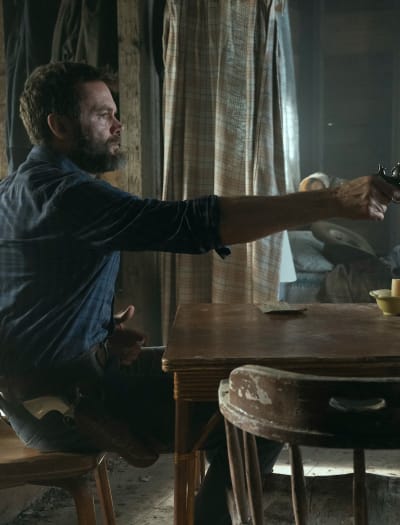 Pointing a Gun - Fear the Walking Dead Season 6 Episode 8