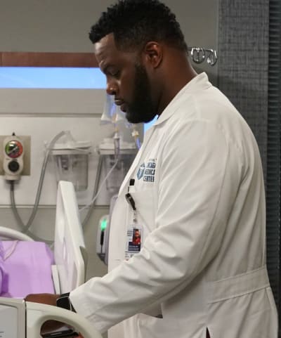 Saving A Mobster's Daughter / Tall - Chicago Med Season 7 Episode 20