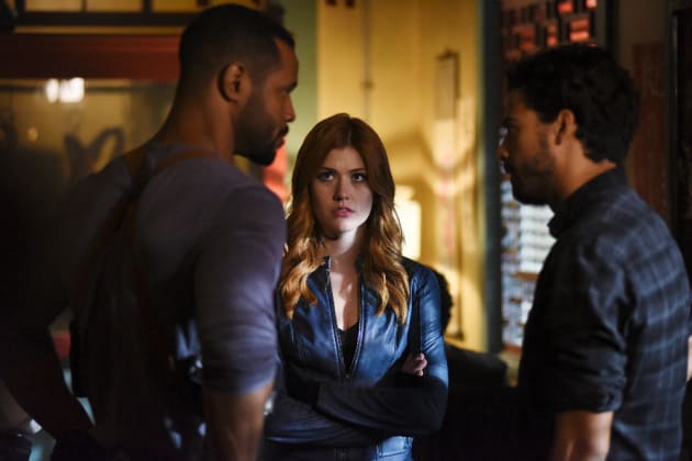 Worry Among Wolves - Shadowhunters Season 2 Episode 7
