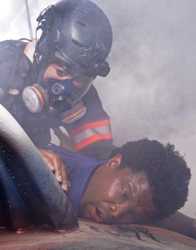 Watch 9 1 1 lone star clearance season 2 episode 1 online free