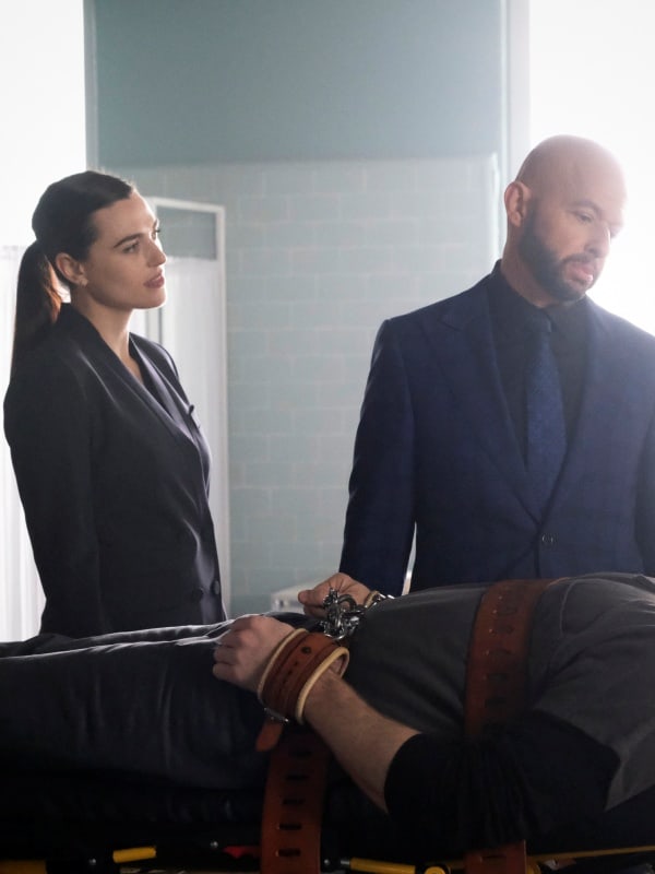 Supergirl Season 5 Episode 18 Review: The Missing Link ...