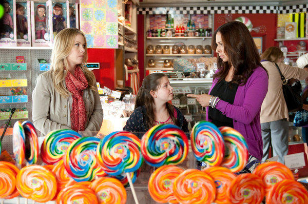 Reagan and Ava on Up All Night