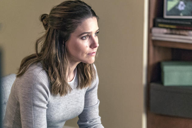 Lindsay Faces Several Challenges - Chicago PD
