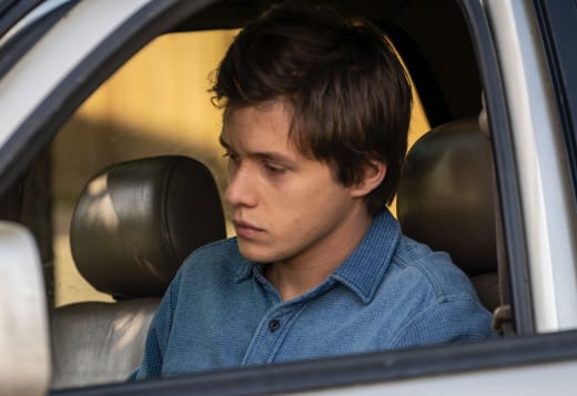 Eric Auto - A Teacher Temporada 1 Episodio 8