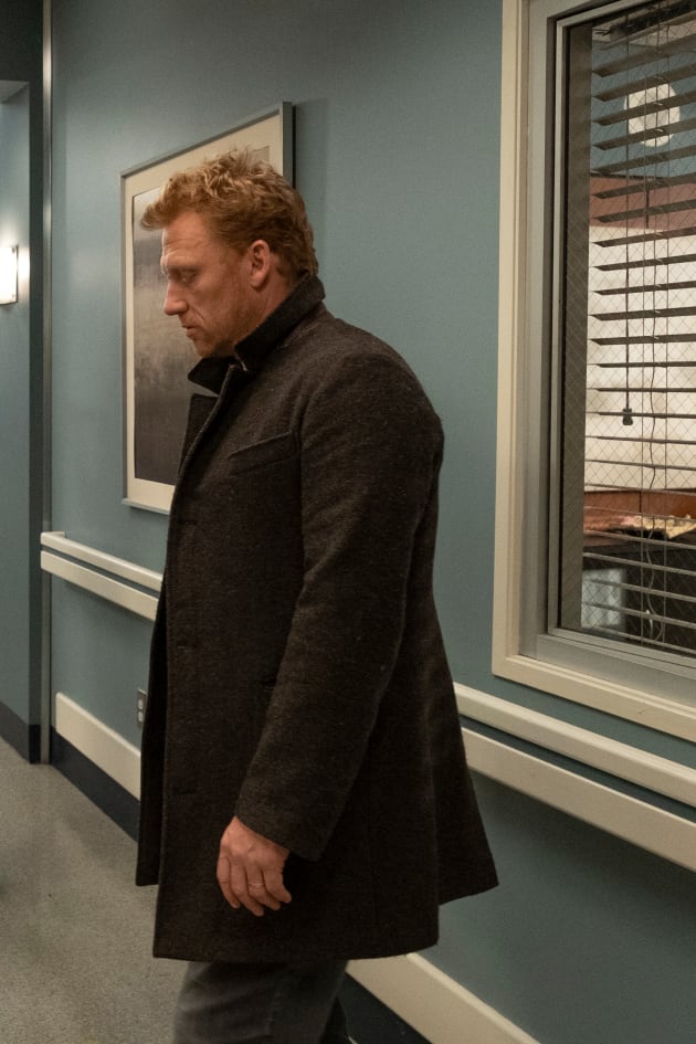New and Improved Owen Grey's Anatomy Season 15 Episode 24 TV Fanatic