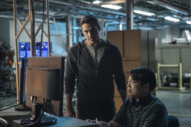 Mon-El - Supergirl Season 2 Episode 3