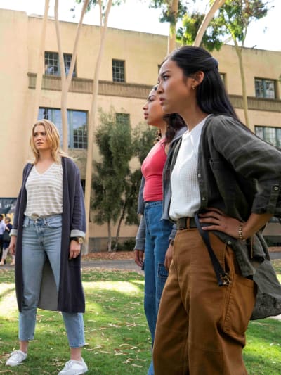 Karolina, Molly, & Nico - Marvel's Runaways Season 3 Episode 10